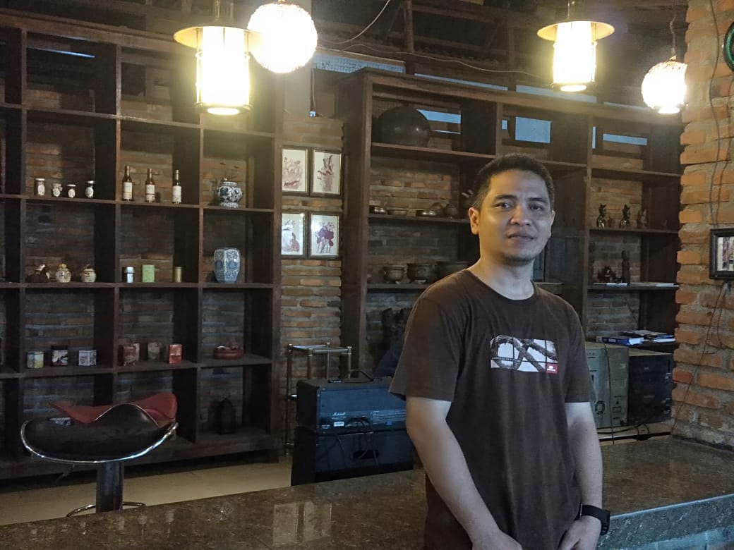 Kopi Kita, Kafe Berkonsep Tropical Garden Unggulkan Mie Tek-tek dan Kopi Macho